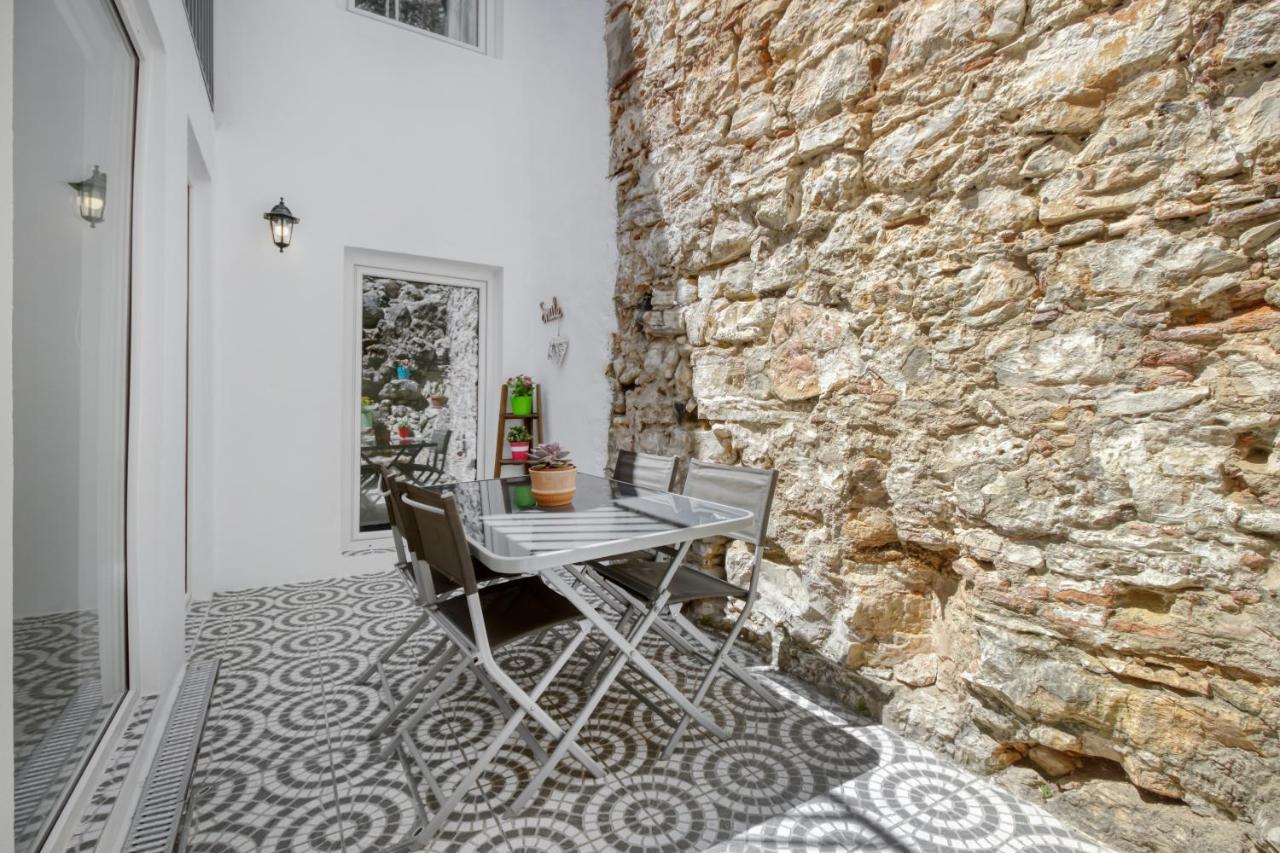 Apartamento 1 Quarto, Com Patio, Em Frente Praia Paço de Arcos Dış mekan fotoğraf