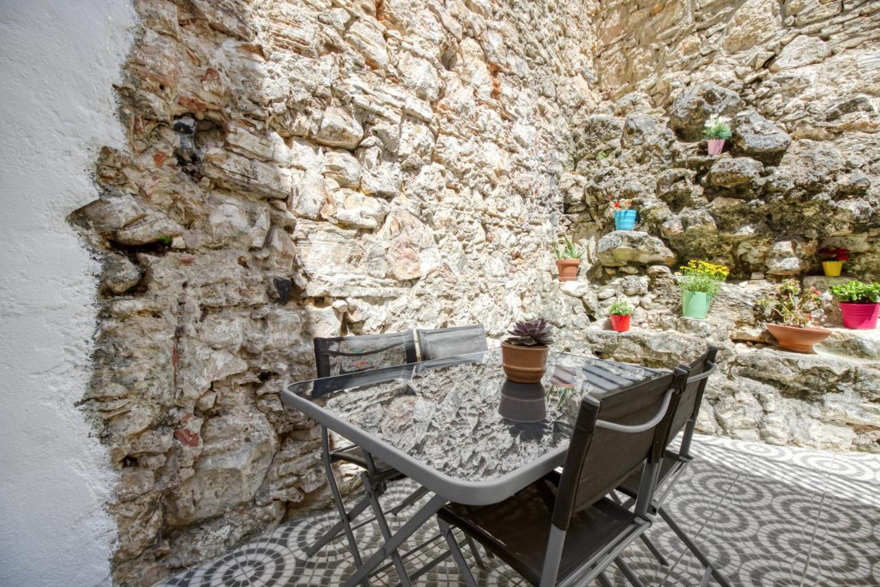 Apartamento 1 Quarto, Com Patio, Em Frente Praia Paço de Arcos Dış mekan fotoğraf